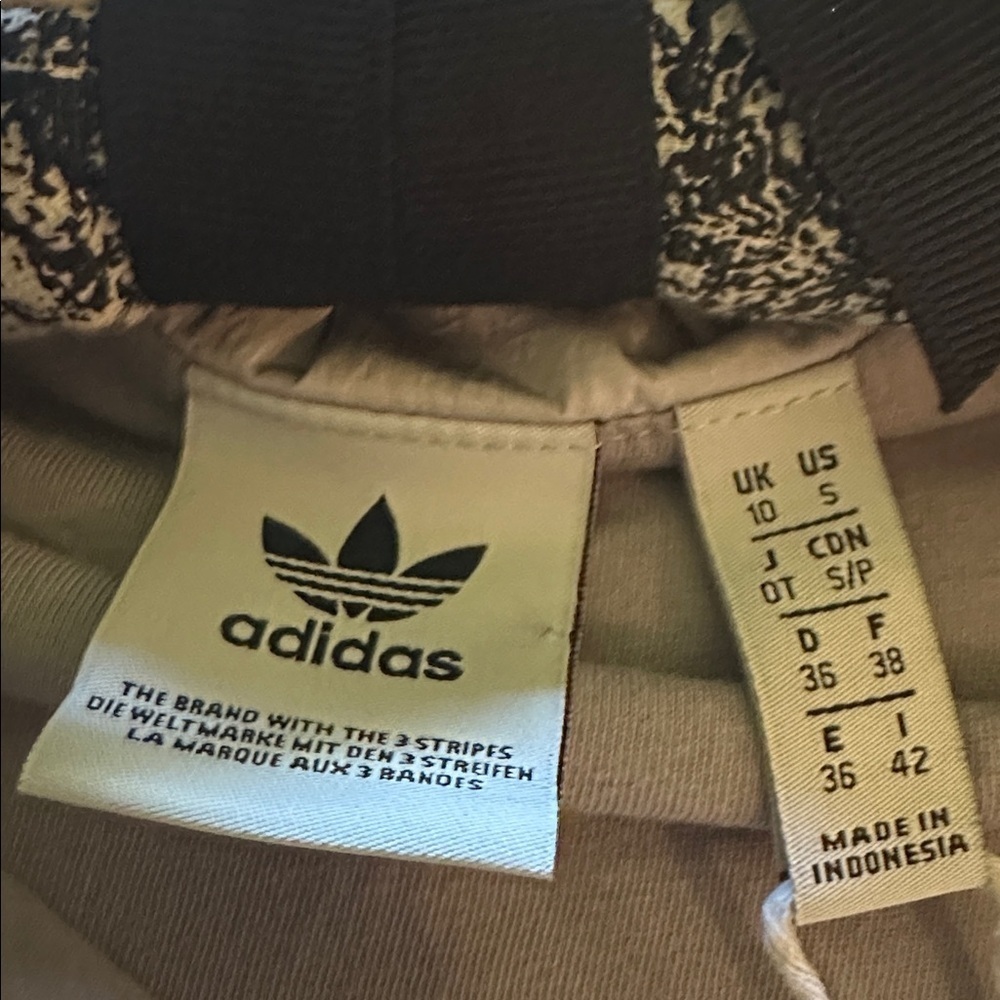 Adidas Women's Long Sleeve Cropped Track Top/ Jacket - Gray size S - Picture 5 of 6
